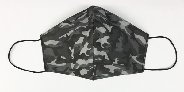 Schnabelmaske: Camouflage grau